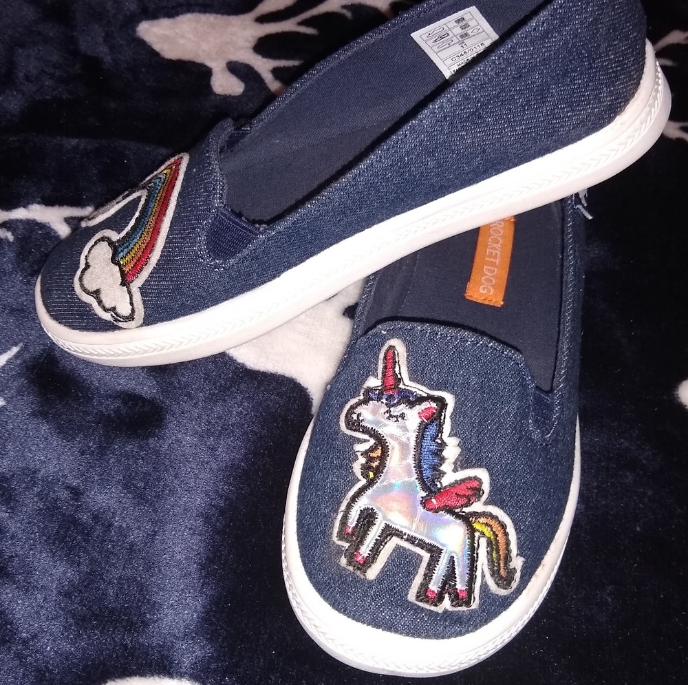 Girls slip on shoes
